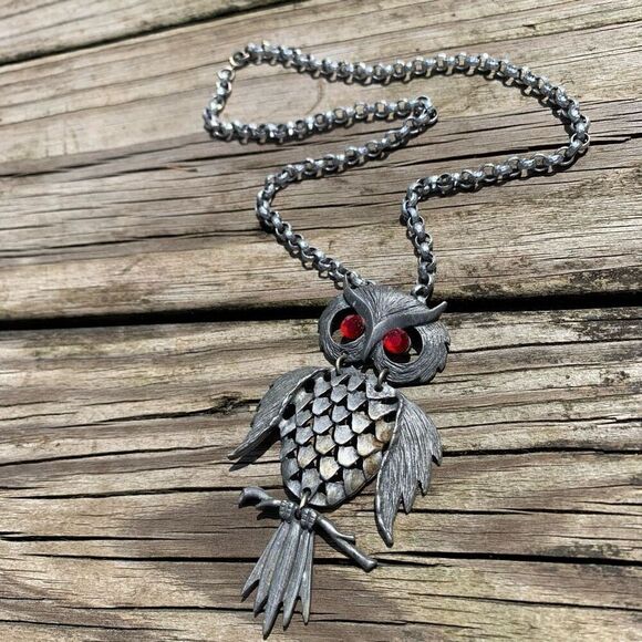 Vintage 70s Large Articulated Silver Tone Owl Pendant Necklace - Picture 2 of 3